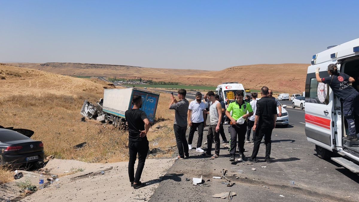 Silopi-Habur Yolunda Kaza: 1'i Ağır 5 Yaralı