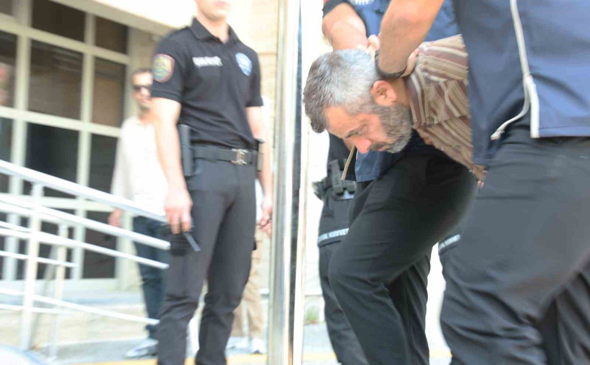 FETÖ'nün firari yüzbaşısı 10 yıl sonra adliyede
