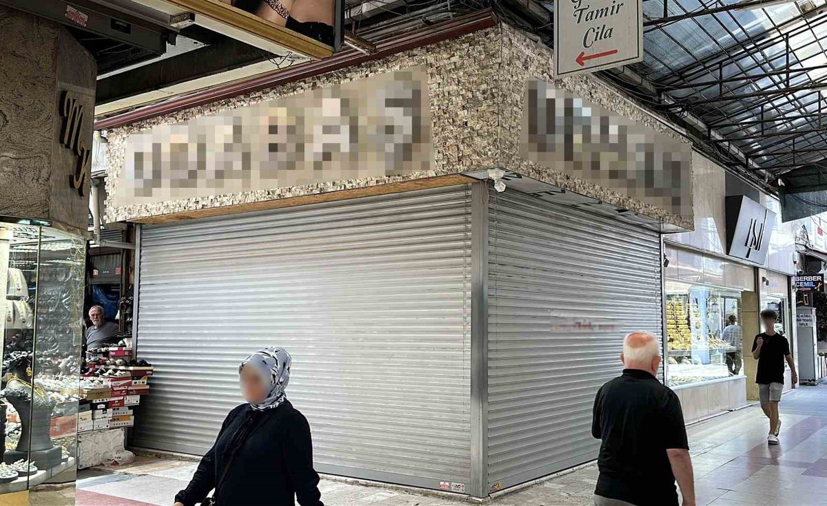 Tarihi Çarşı'da Kuyumcu Vurgunu: Mağdurlar Sokakta