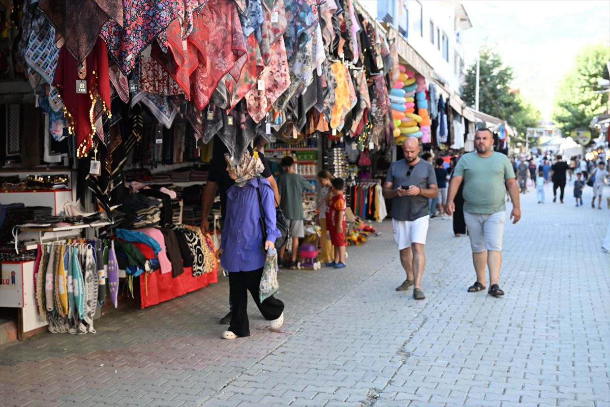 Ilıca'da Yaz Nüfusu 25 Bine Ulaşıyor