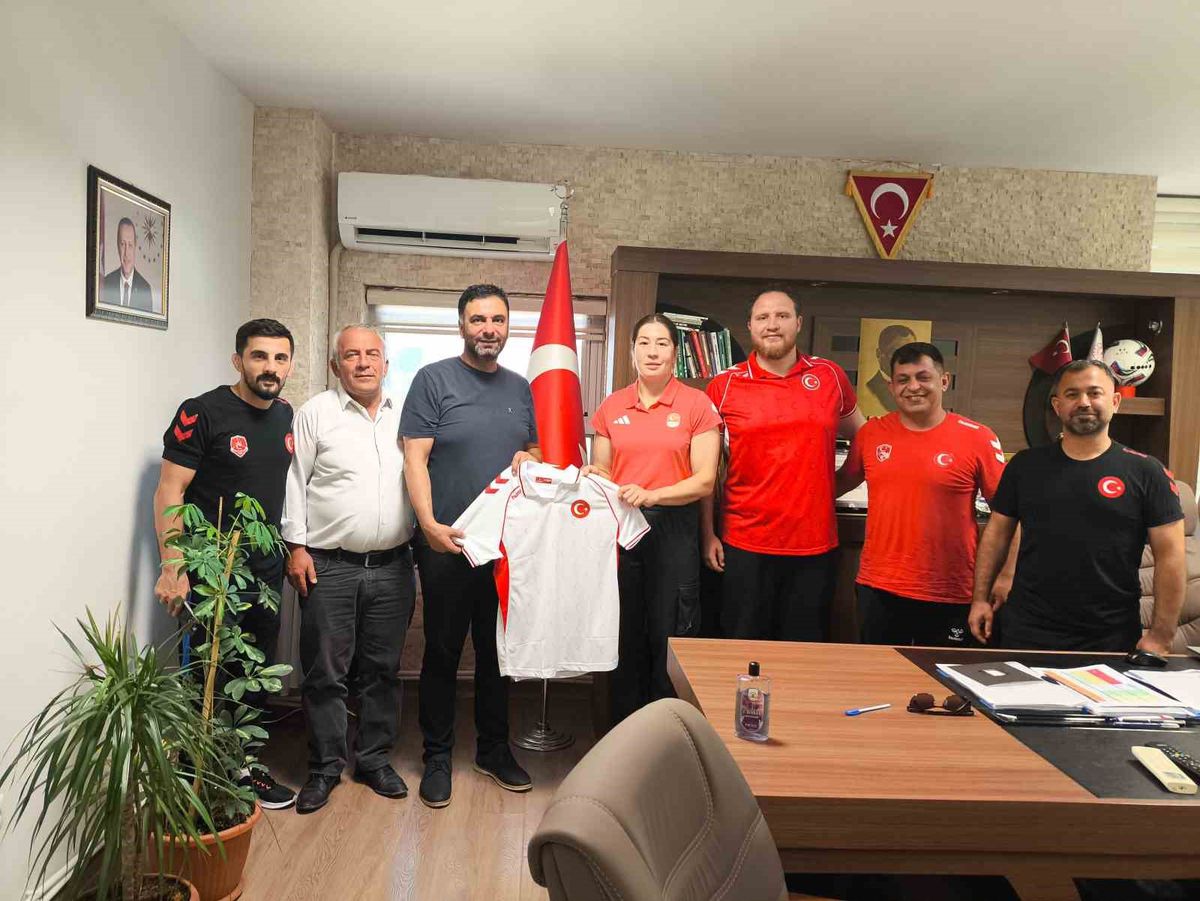 U-20 Kadın Güreş Milli Takımı, Slovakya Öncesi Afyonkarahisar'da Kampa Girdi