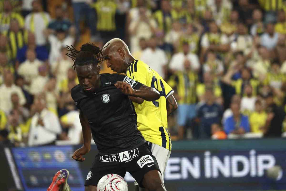 Fenerbahçe'den Şampiyonlar Ligi'nde 2-0'lık Rövans