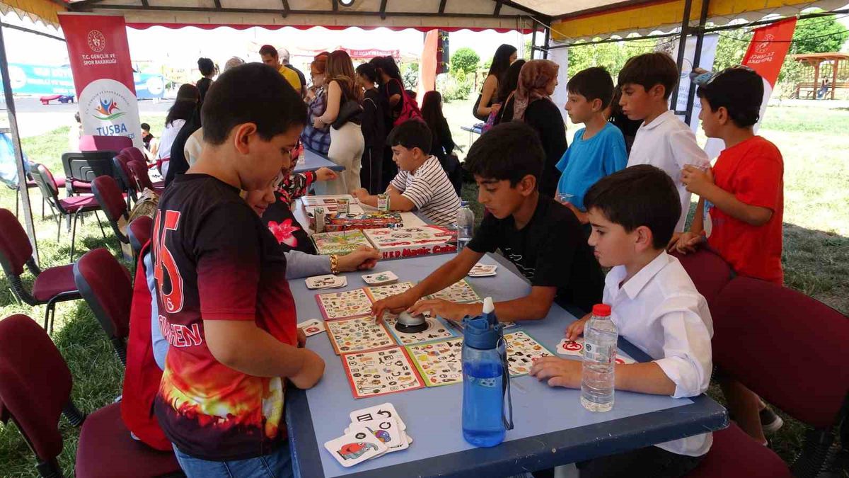 Van'da Engelli Bireyler İçin 'Mutlu Çarşamba' Festivali