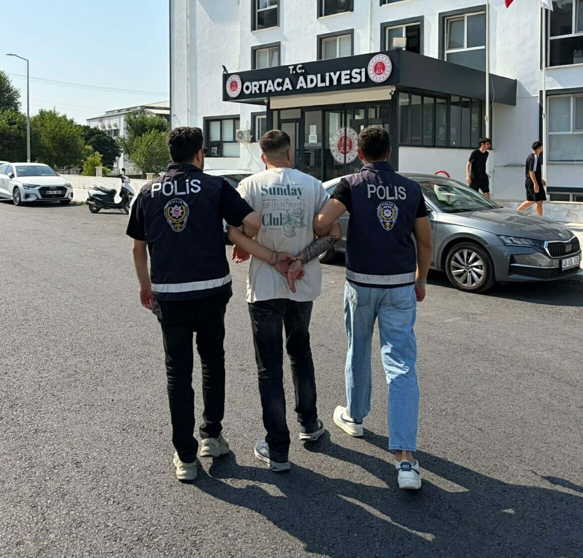 Dalaman Havalimanı'nda Firari Hükümlü Yakalandı