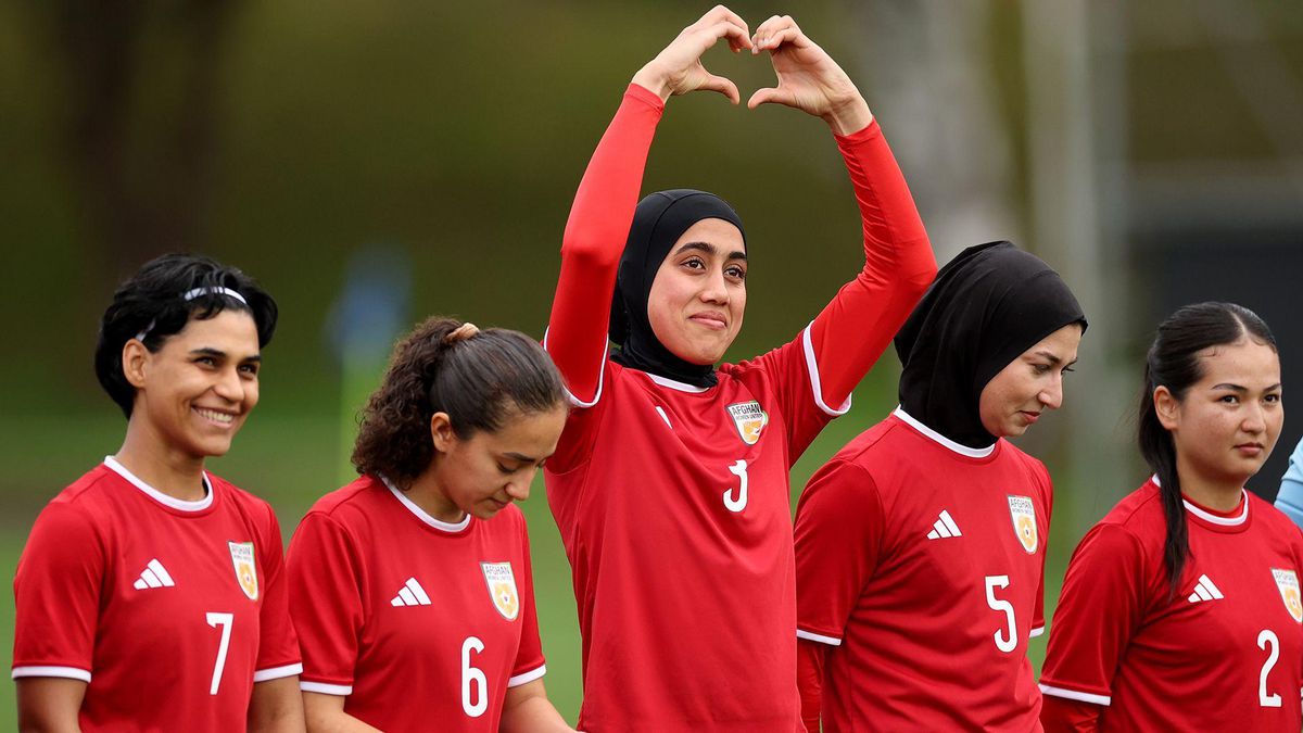 Afgan Kadın Futbol Takımı Sürgünde Tarihi Dönüş Yaptı