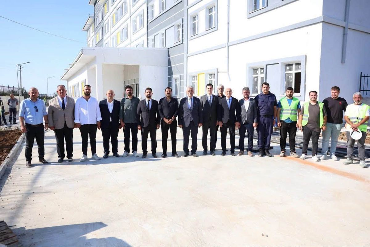 Düzce Valisi Makas, Akçakoca'daki 300 Kişilik Öğrenci Yurdu İnşaatını İnceledi