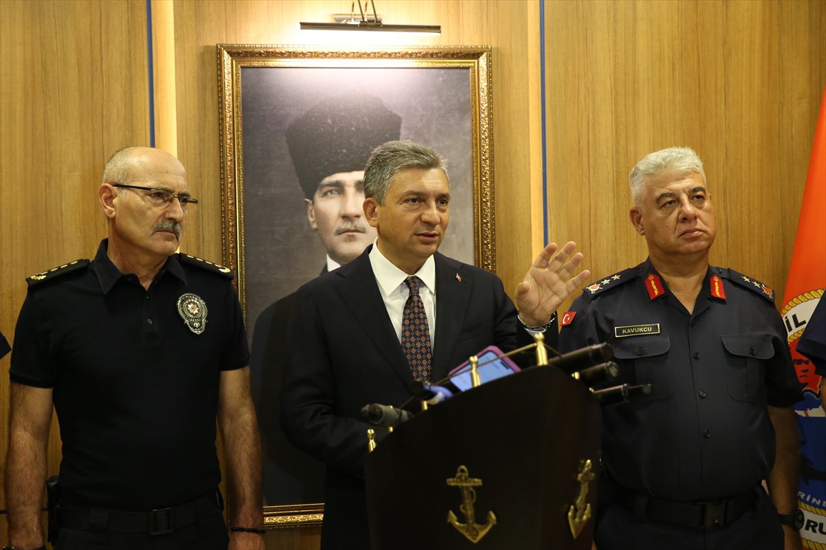 Antalya'da orman yangınları yarıya düştü
