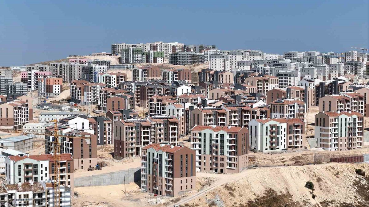 TOKİ Arnavutköy'de 36 bin konutun son durumu dronla görüntülendi