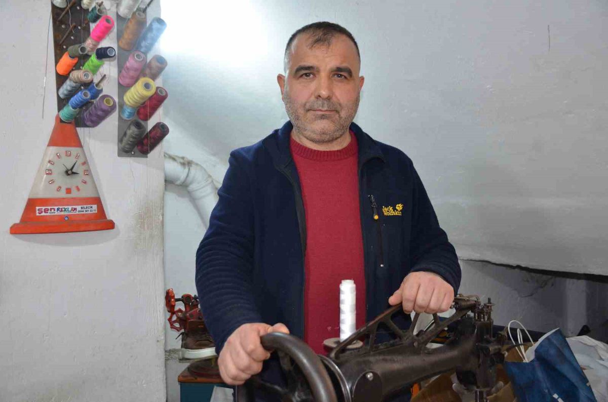 Bilecik'in son ayakkabı tamircisi: Bu meslek bitiyor