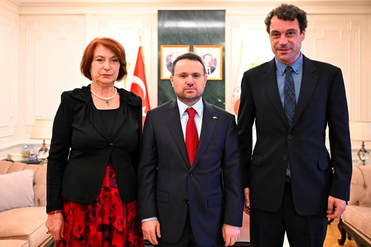 Bakan Gürlek, Uğur Mumcu'nun ailesiyle görüştü