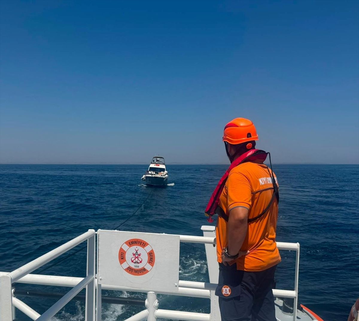 Marmara'da Arıza Yapan Tekne Kurtarıldı