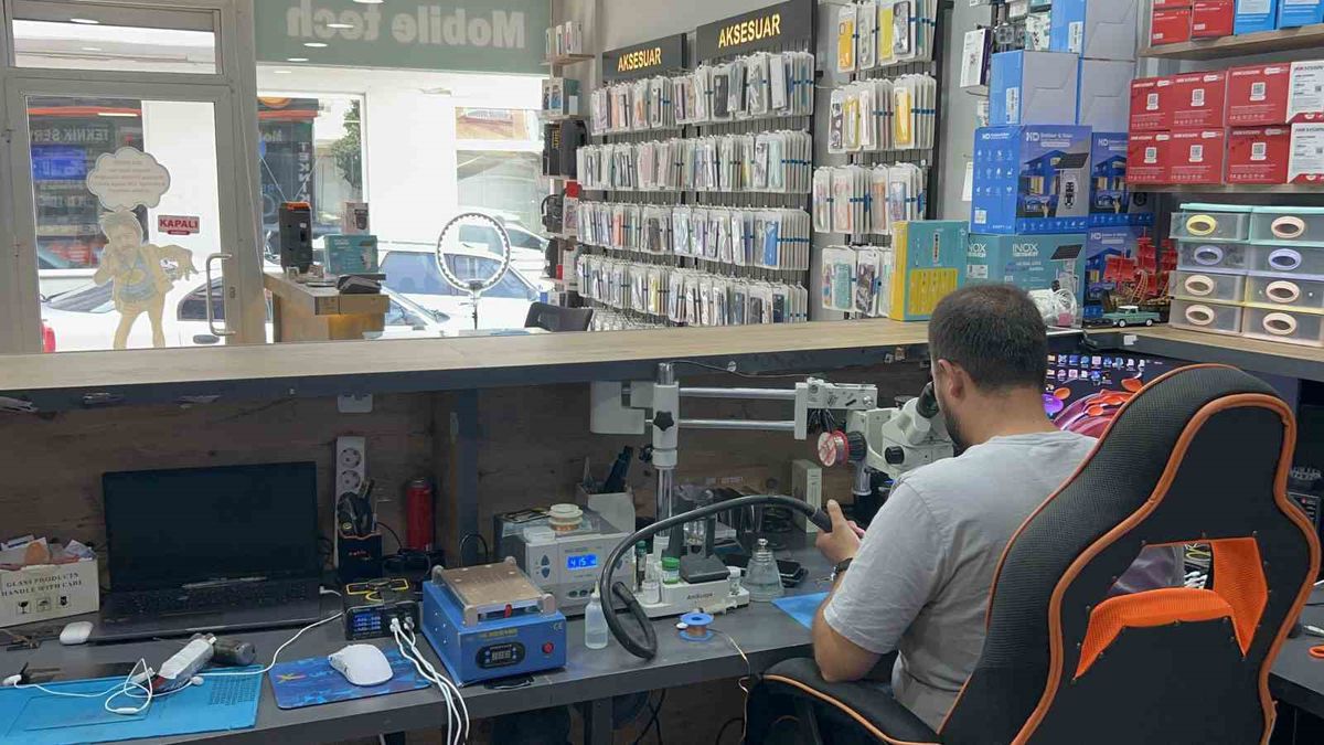 Teknik serviste batarya patladı: O anlar kamerada
