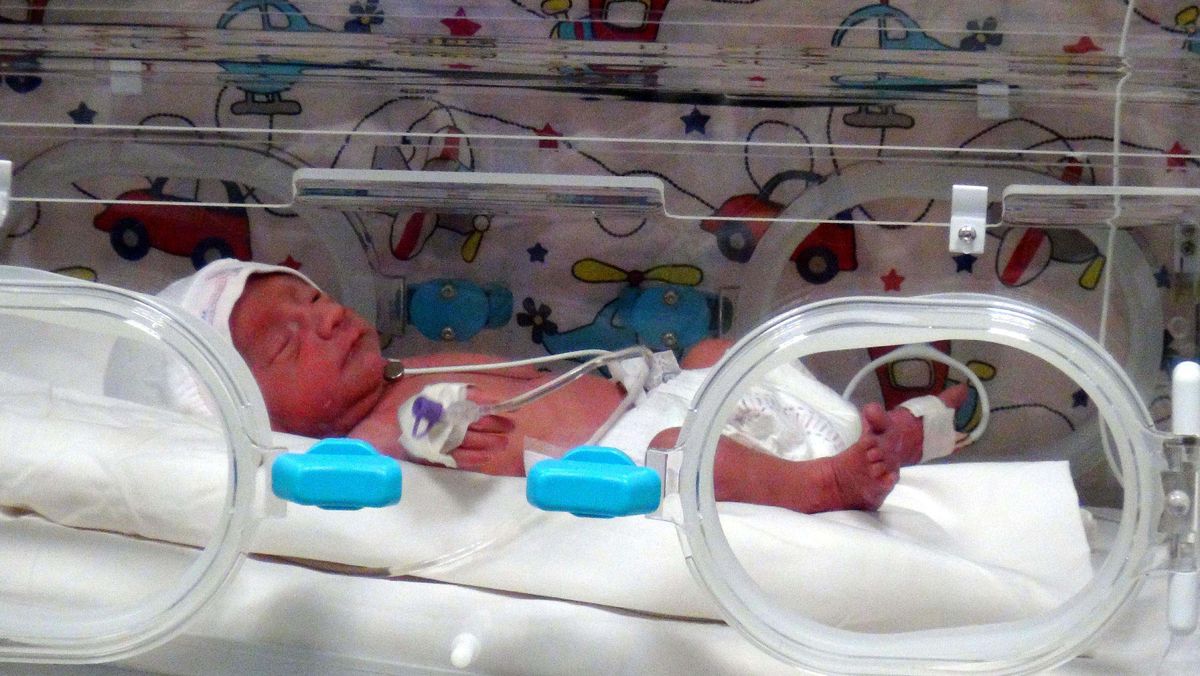 Zehirlenen Bebek Hastanenin İlk Bebeği Oldu