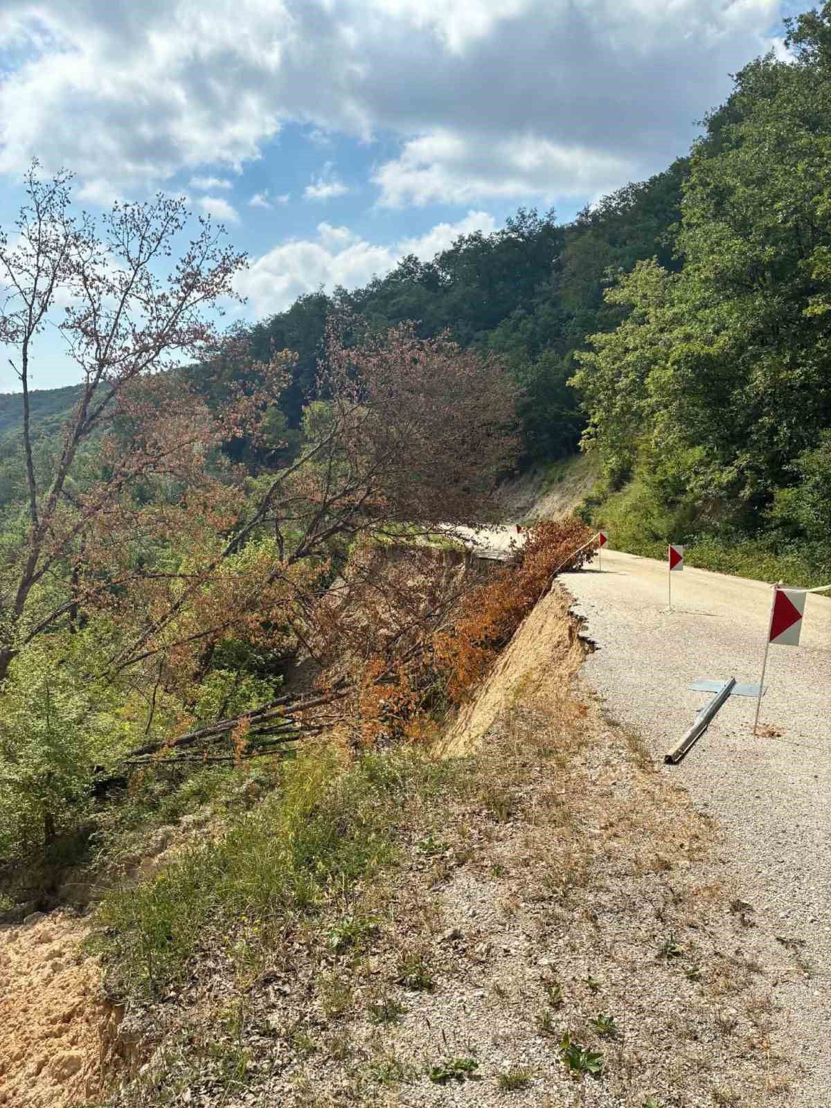 Bolu'da Heyelan Yolu Bir Aydır Kapalı