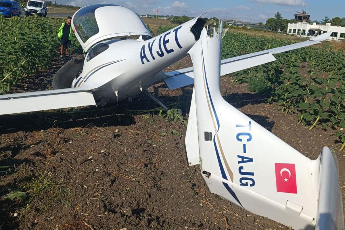 Çatalca'da eğitim uçağı kaza kırıma uğradı: Öğrenci pilot yaralandı