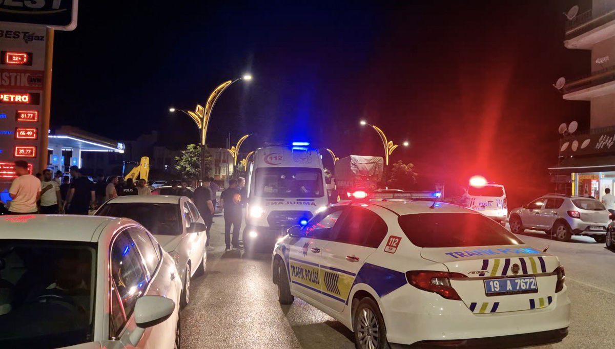 Çorum'da Motosiklet ve Otomobil Çarpıştı: 2 Yaralı