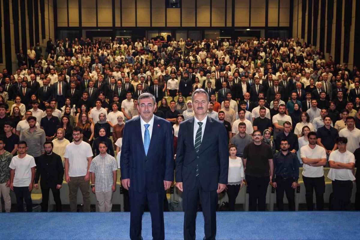 Cevdet Yılmaz: Savunma sanayiinde hedef ilk 10 ihracatçı ülke
