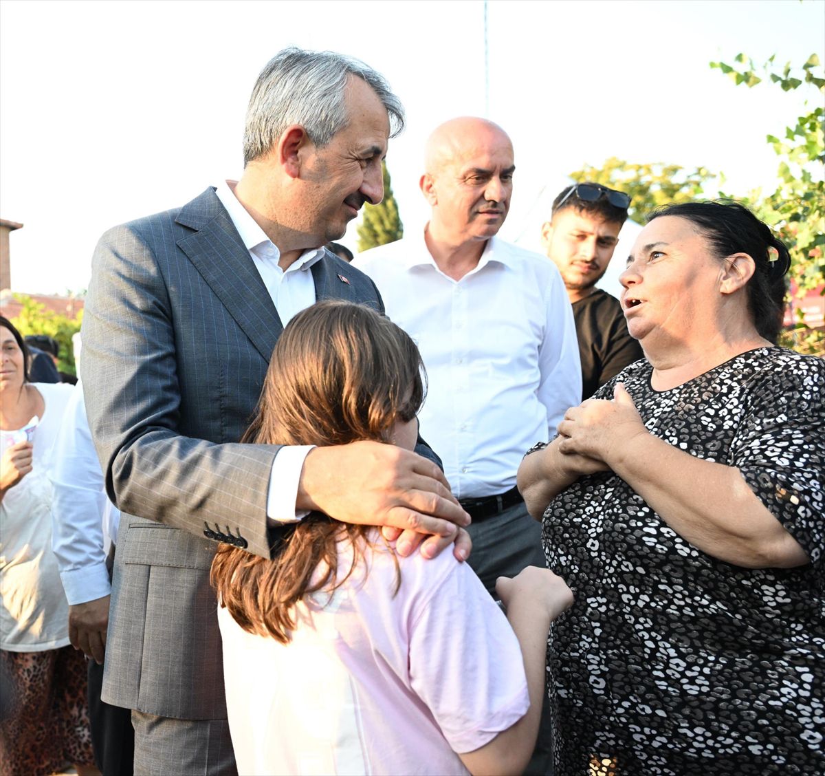 Edirne Valisi Çavuşbey Mahallesi'ni Ziyaret Etti