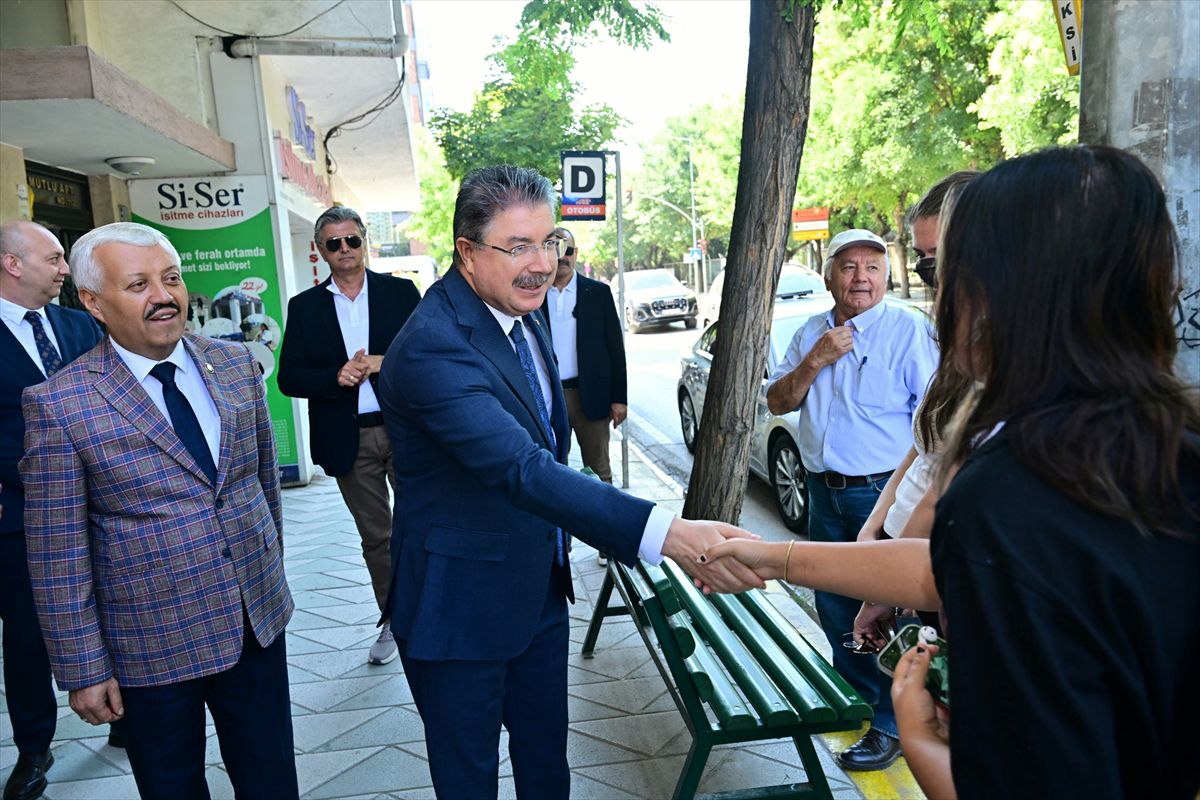 Eskişehir Valisi Esnafı Ziyaret Etti