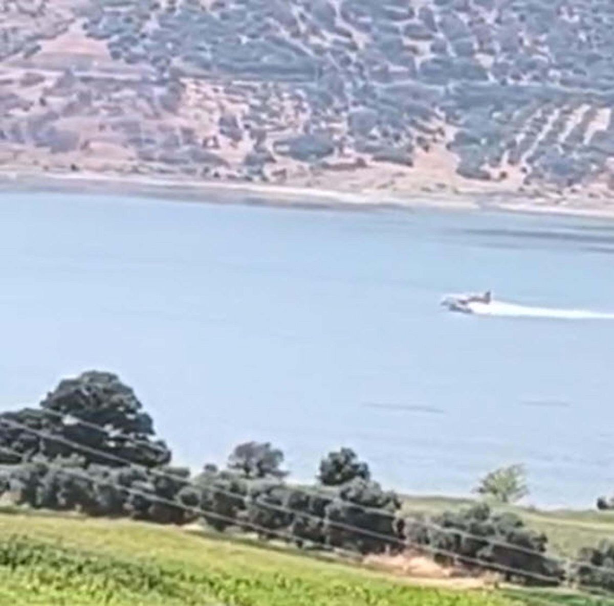 Yangın Söndürme Uçağının Gölete İniş Görüntüleri Ortaya Çıktı