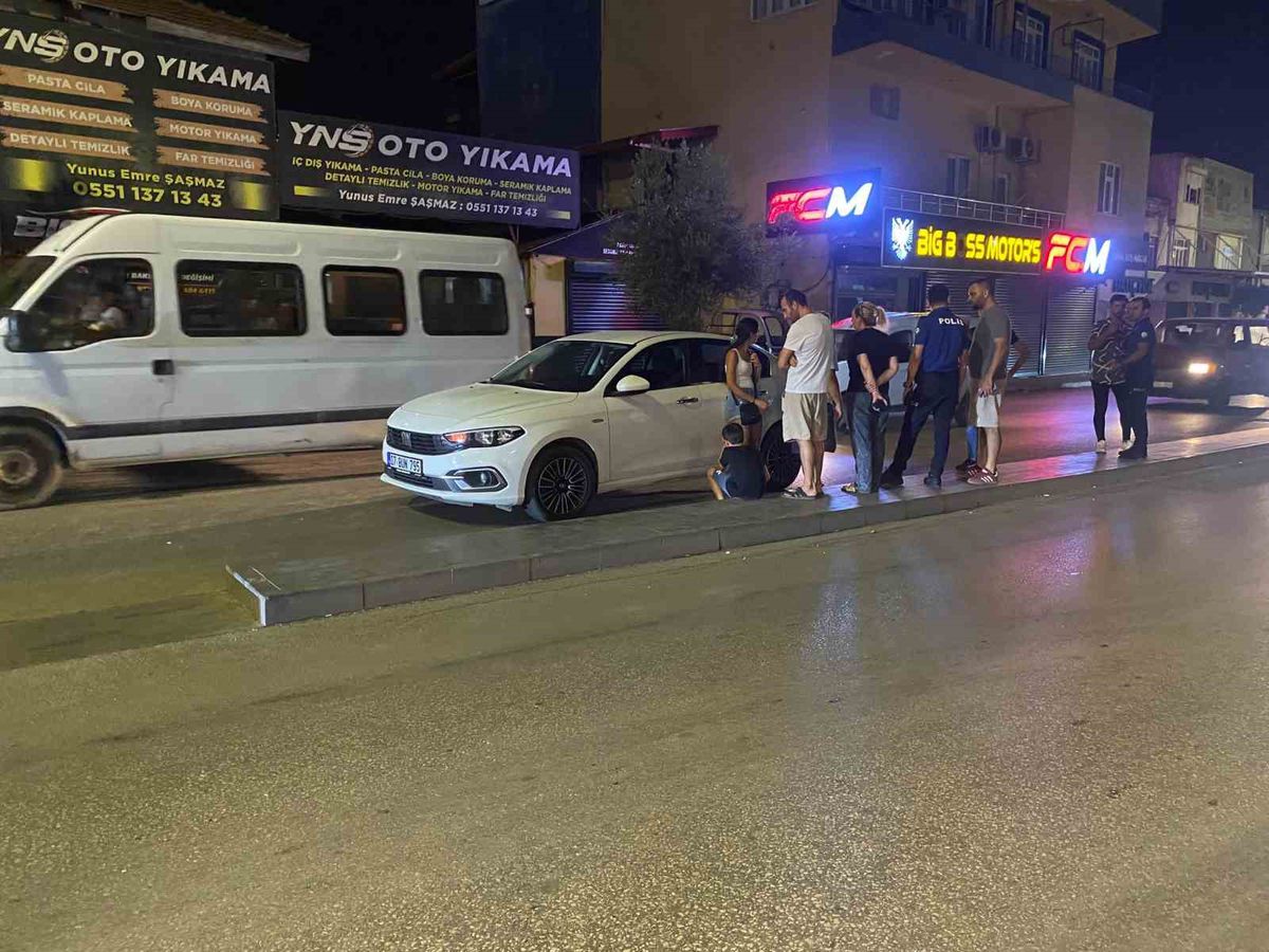 Serik'te 2 yaşındaki çocuğa otomobil çarptı