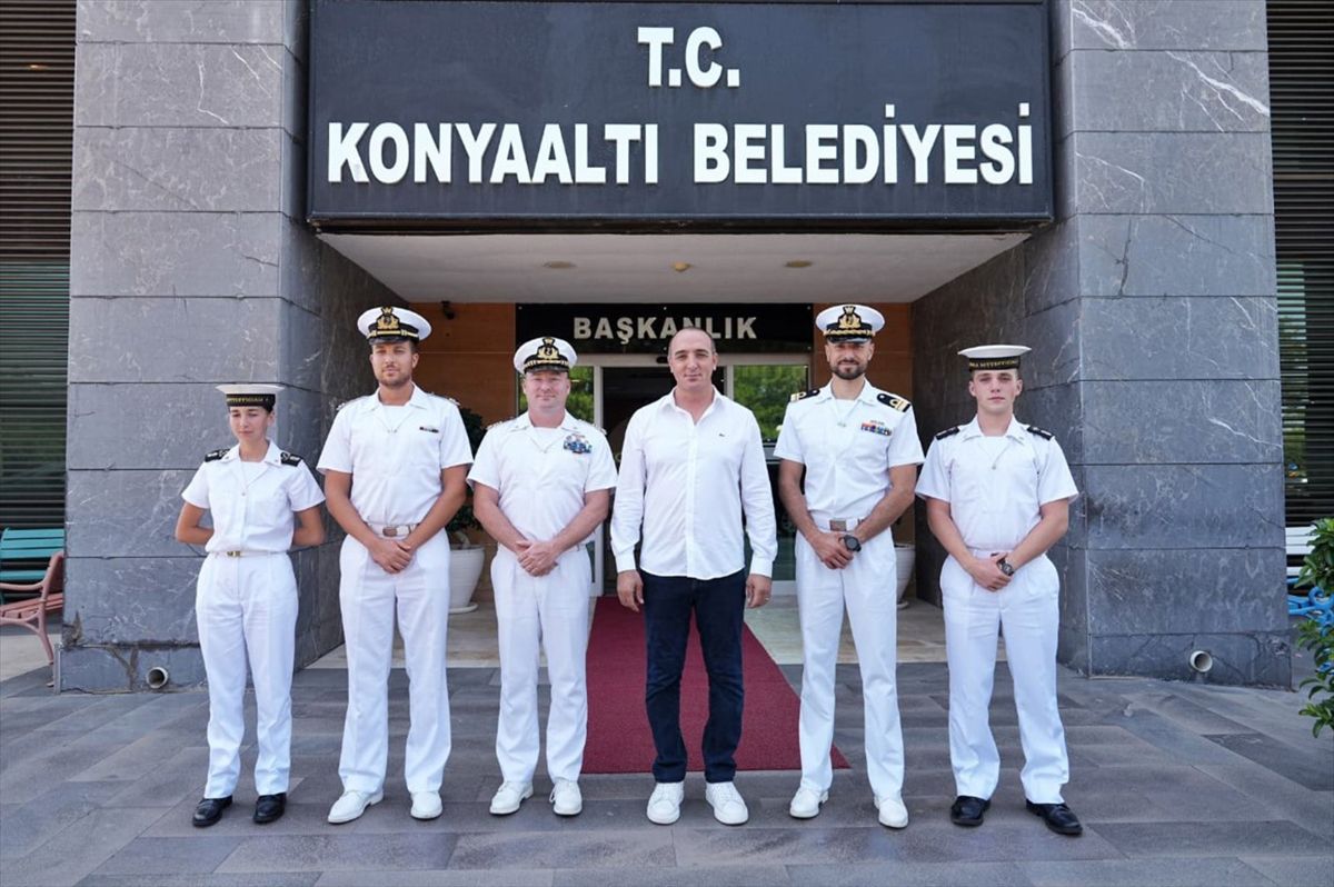 İtalyan Deniz Kuvvetleri Konyaaltı’nda