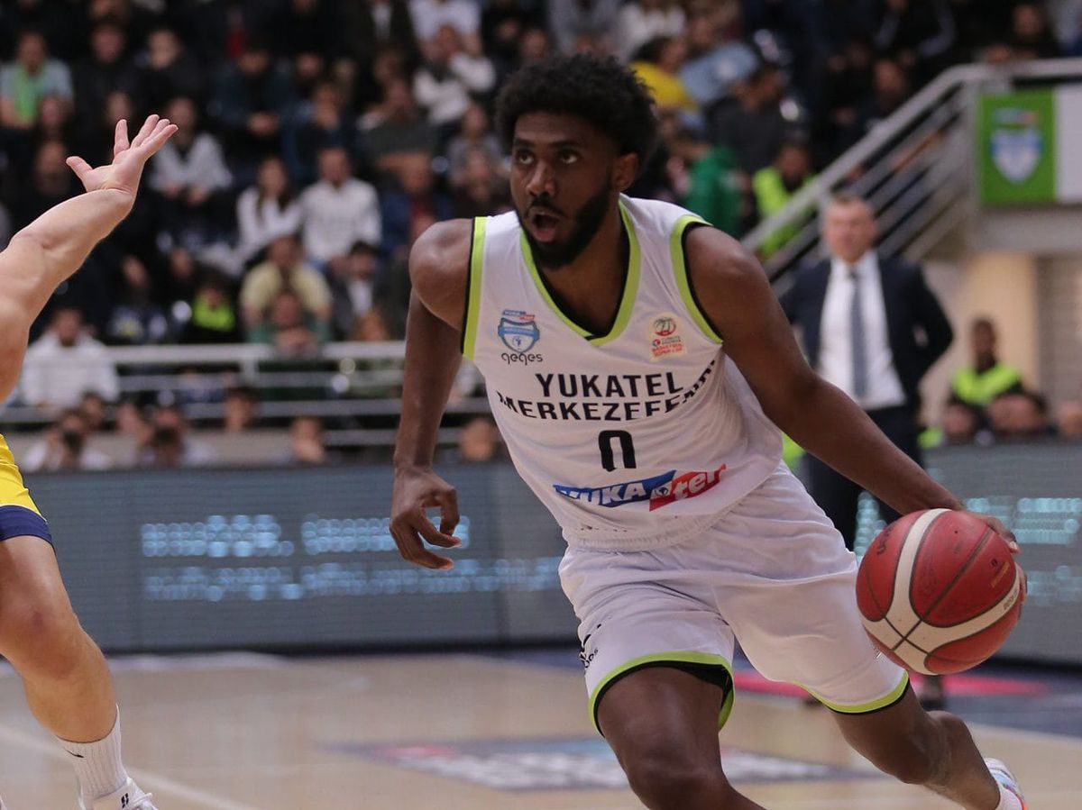 Karşıyaka, Muhaymin Mustafa transferini bitiriyor