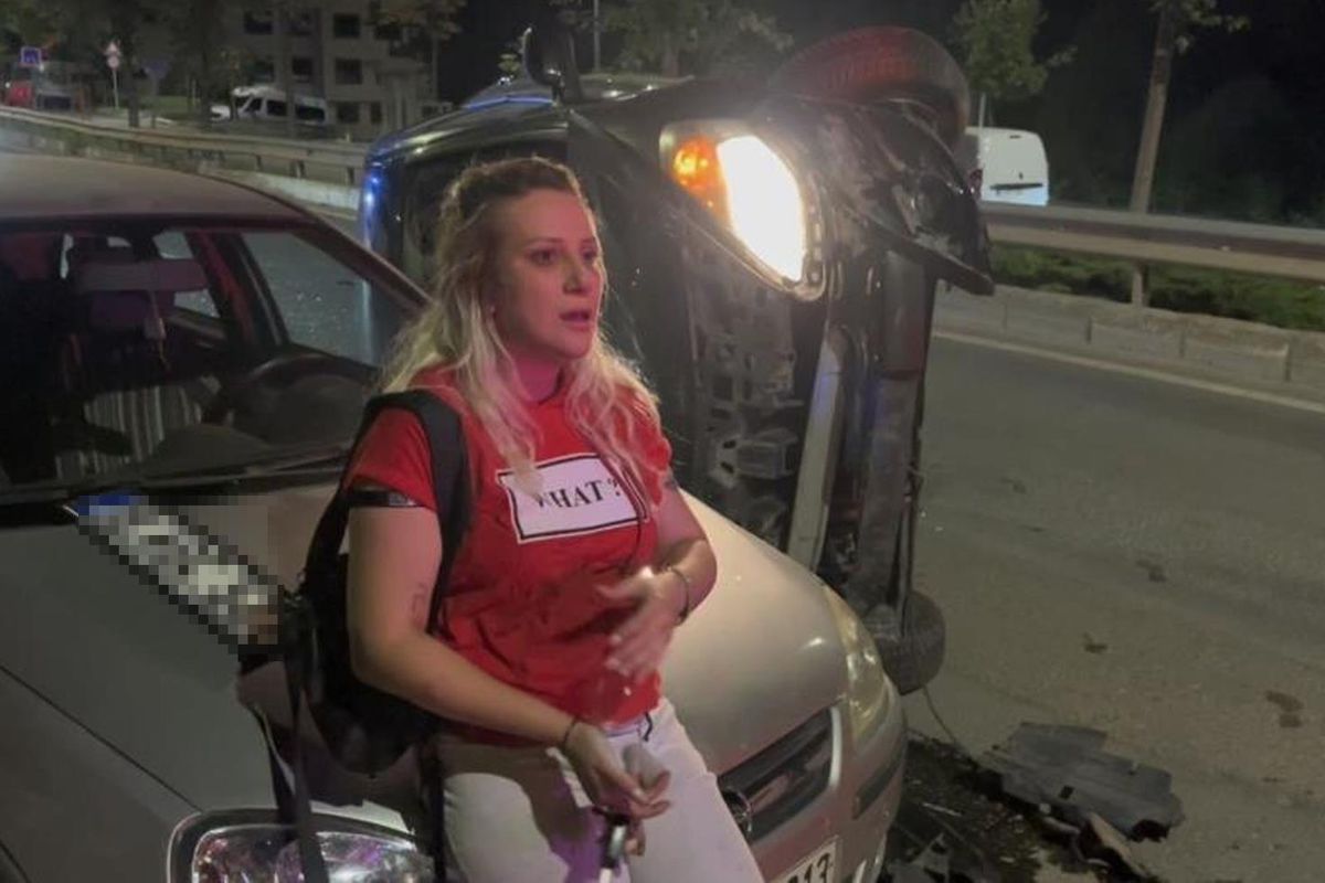 Park halindeki araca çarpıp yan yattı! Gazetecilere verdiği yanıt pes dedirtti