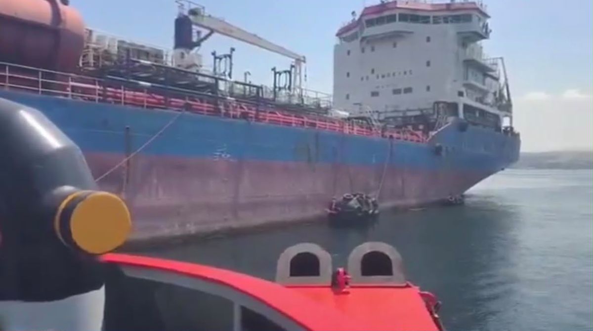 Yalova'da Makine Arızası Yapan Tanker Güvenle Demirletildi