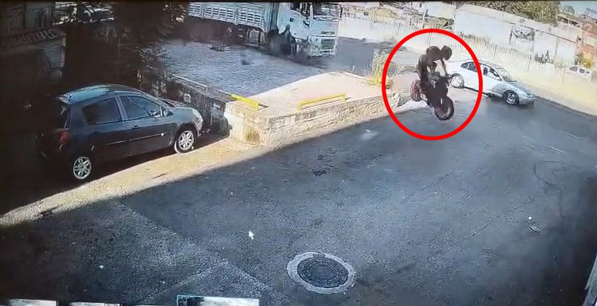 Bursa'da Motosiklet Kazası: Sürücü Hayatını Kaybetti, Yaya Son Anda Kurtuldu