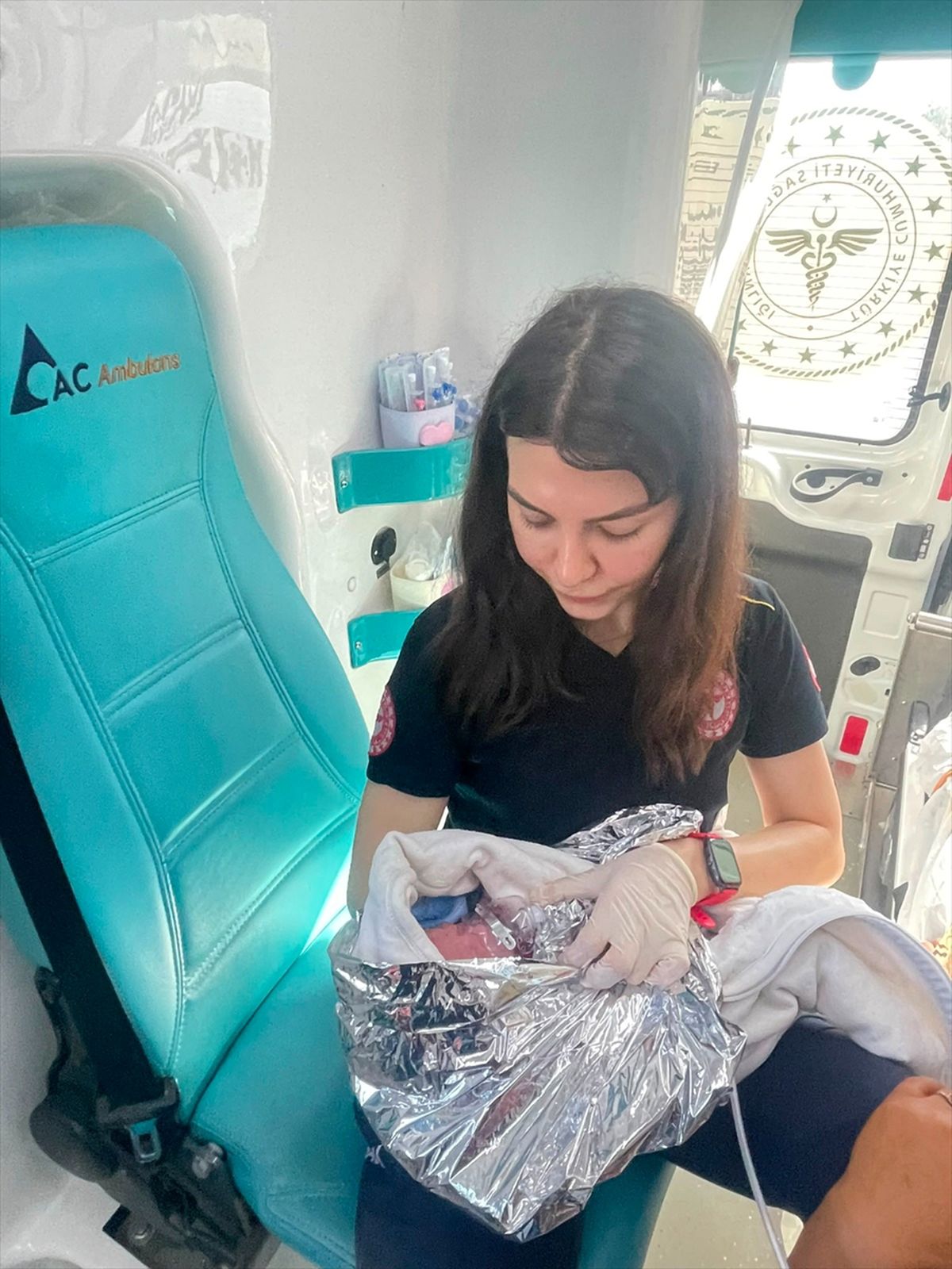 112 Ekibi Ambulansta Doğum Yaptırdı
