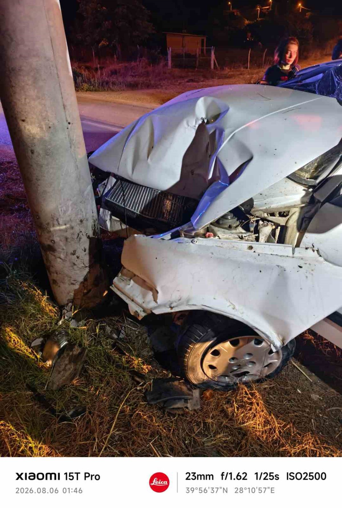 Susurluk'ta Tek Taraflı Kaza: Sürücü Sıkıştığı Araçtan Kurtarıldı
