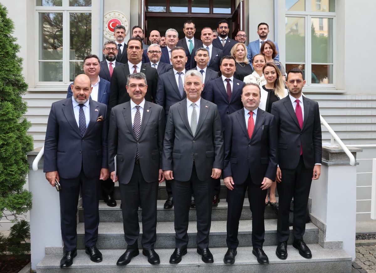 Bakan Bolat Varşova'da iş dünyasıyla buluştu