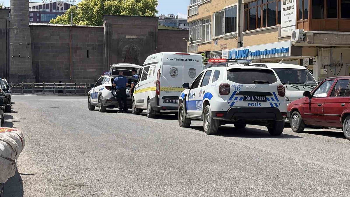 Kayseri'de Vakıf Kapısına Kurşun Yağdıran Şahıs Yakalandı