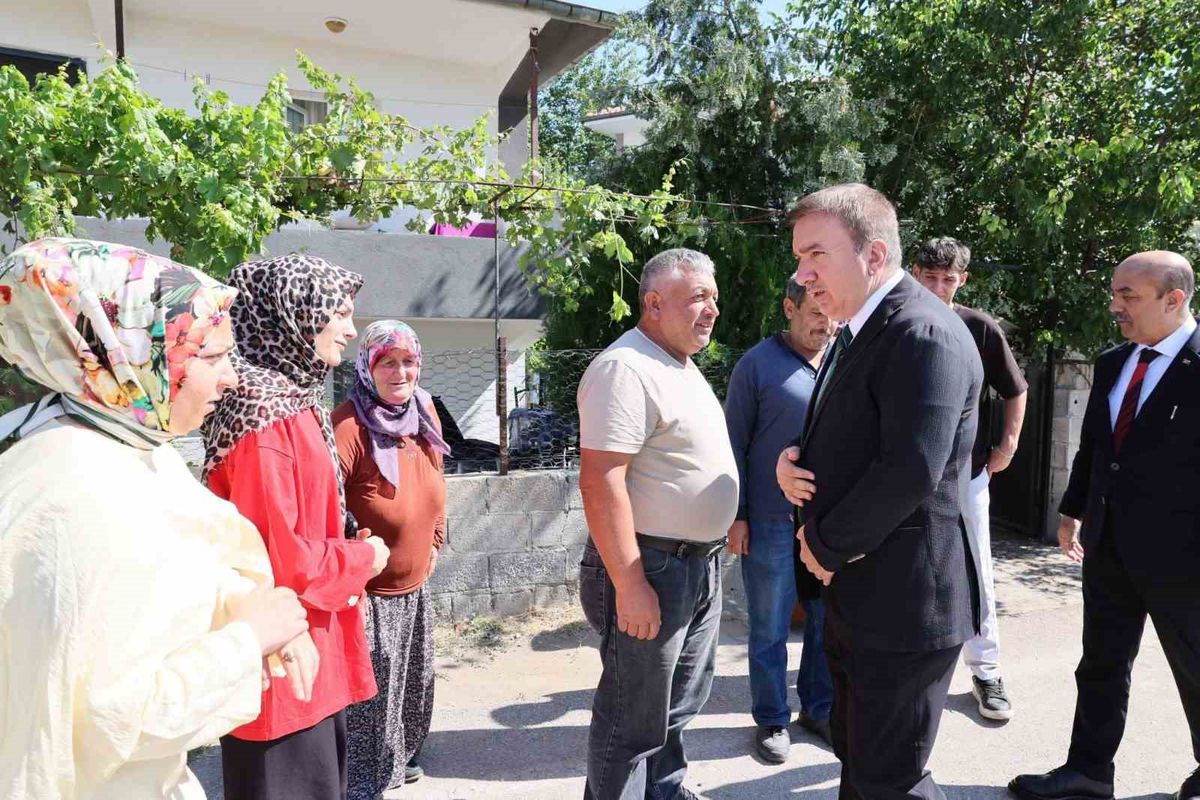 Erzincan Valisi Şehit Ailesini Ziyaret Etti