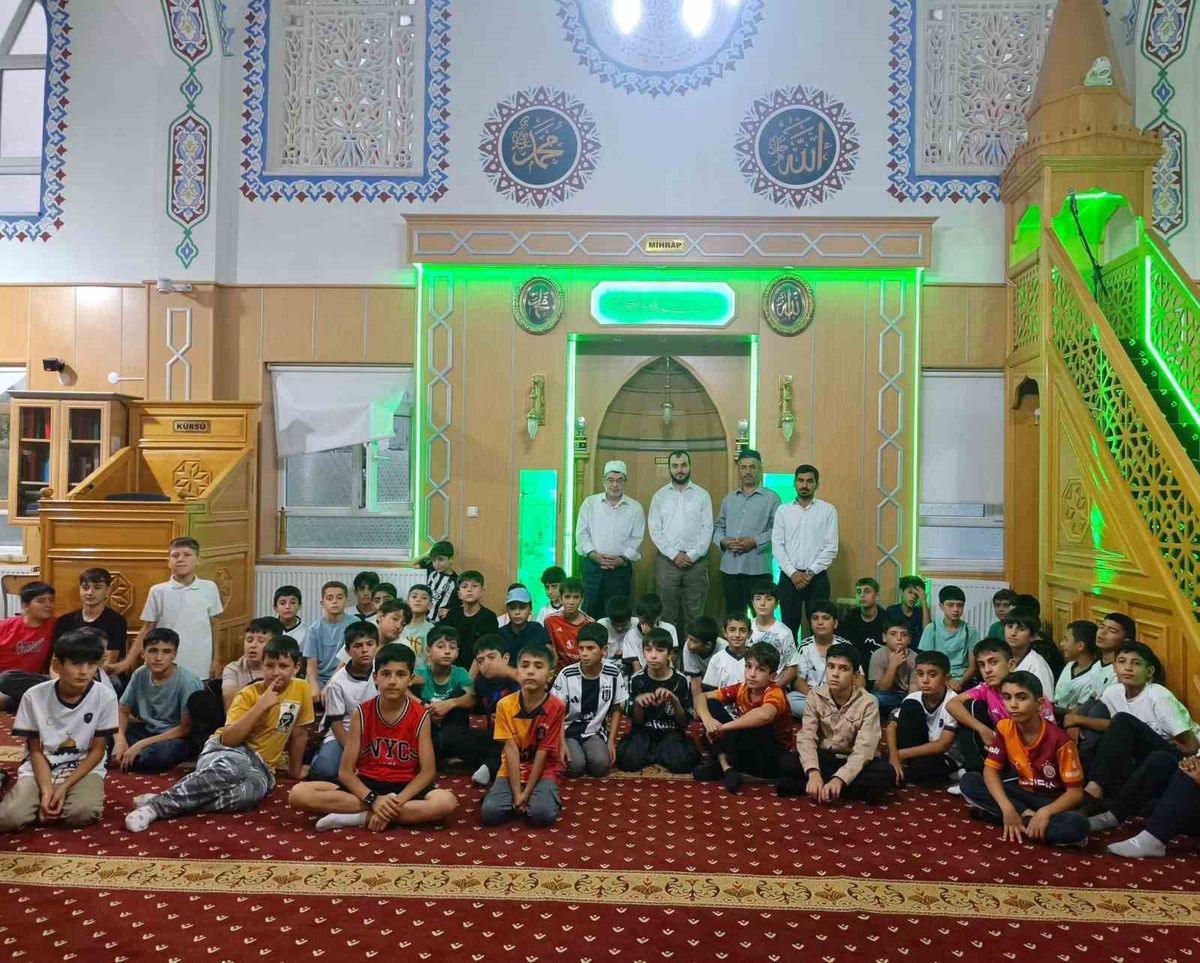 İpekyolu'nda Sabah Namazı Buluşması ve Miraç Kur'an Kursu Ziyareti