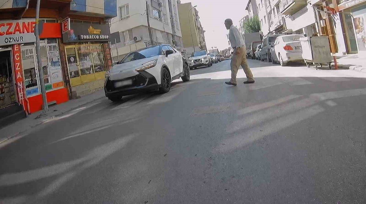 Eskişehir'de yaya geçidinde öncelik ihlali kamerada