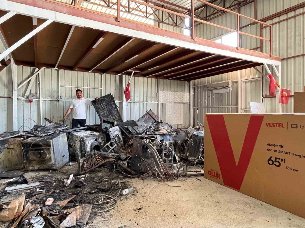 Hatay’da Vestel Servisinde Beyaz Eşya Yangını: 2,5 Milyon TL Zarar