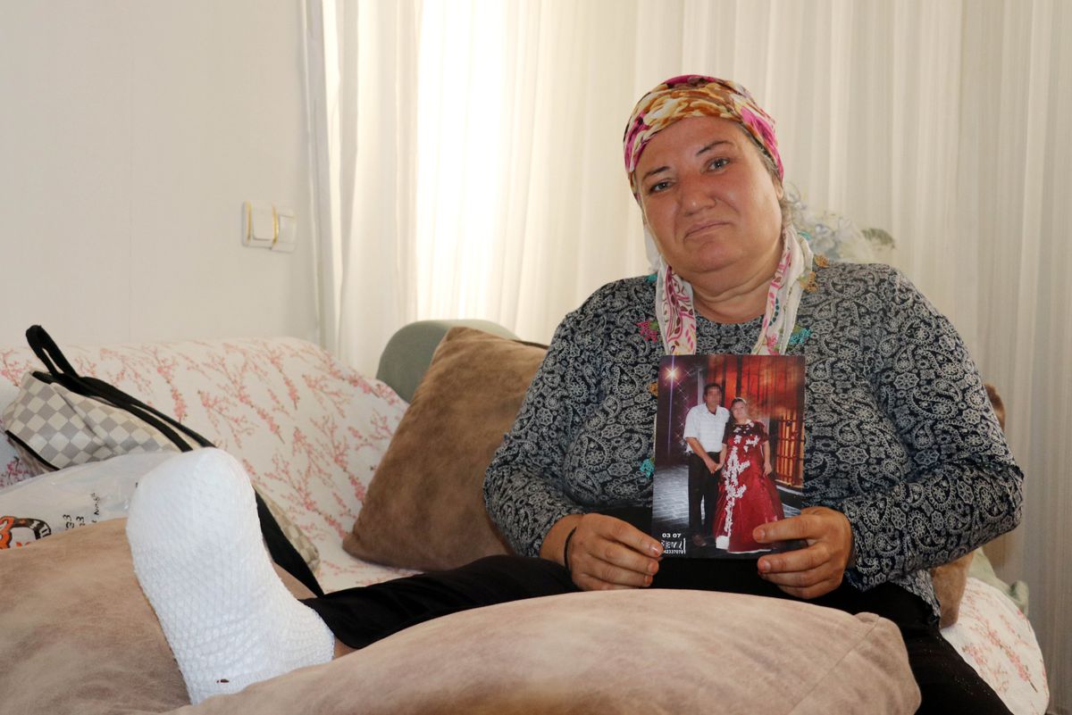 Boyun fıtığı ameliyatı sonrası eşi terk etti: 'Çocuklarımın başında kalmak istiyorum'