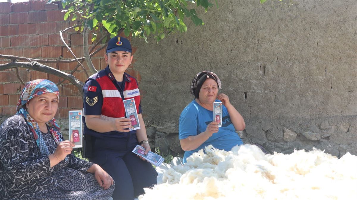 Yozgat'ta Jandarmadan Kadınlara KADES Bilgilendirmesi