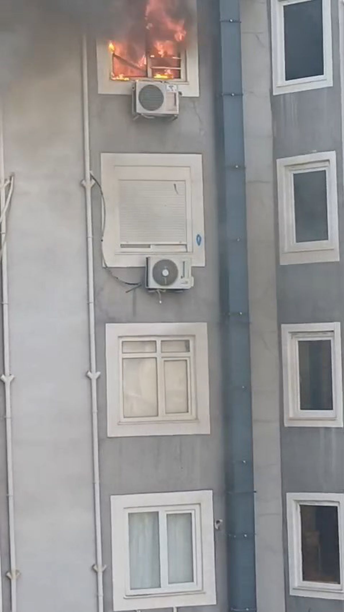 Antalya'da Apartman Yangını: 2 Daire Kullanılamaz Hale Geldi