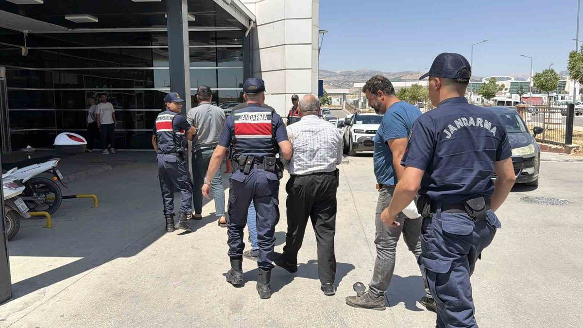 Adıyaman'da kavga dehşeti: Kamyonetle daldı, metrelerce sürükledi