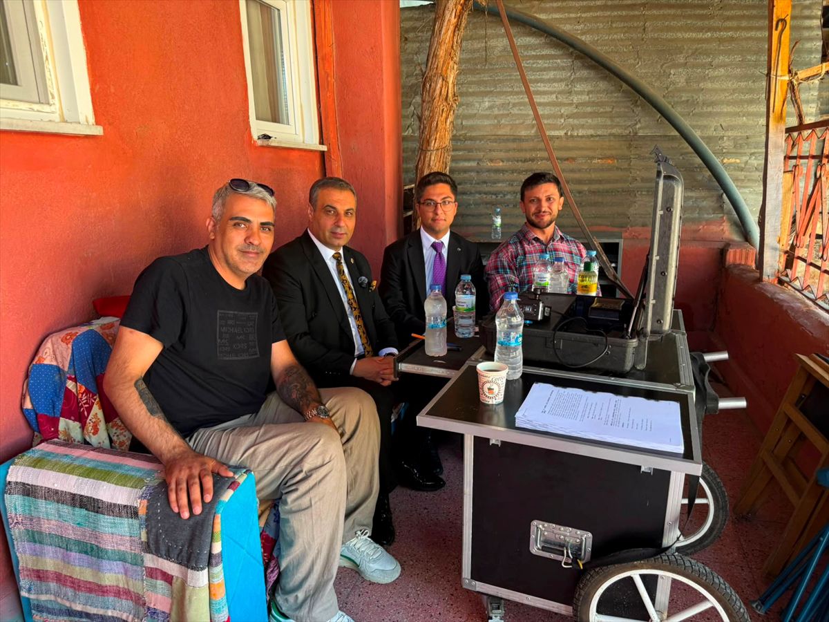 Süper Köylü Setinde Kaymakam ve Belediye Başkanı Ziyareti