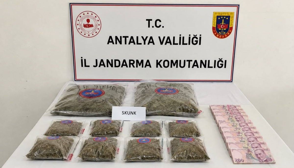 Antalya'da Uyuşturucu Operasyonu: 5 Kilo 650 Gram Skunk Ele Geçirildi, Şüpheli Tutuklandı