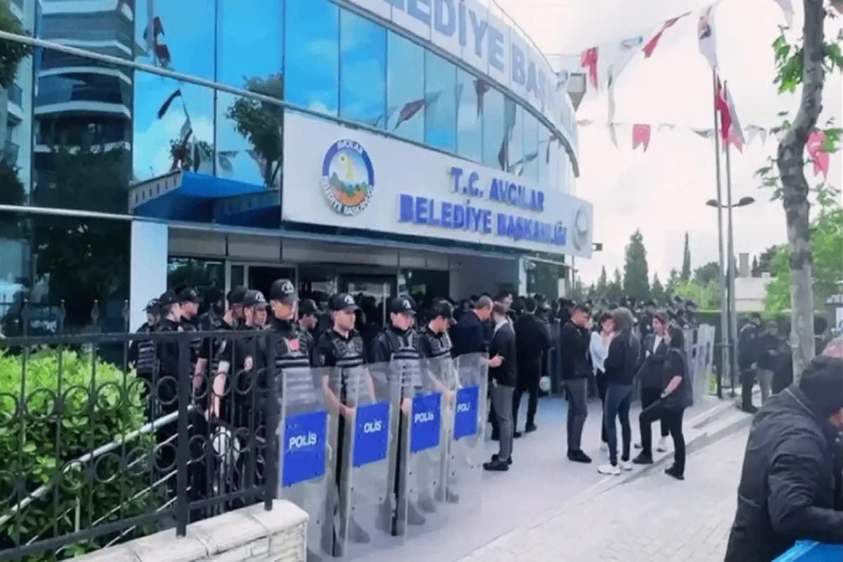 Avcılar Belediyesi'ndeki yolsuzluk soruşturmasında 12 tutuklama