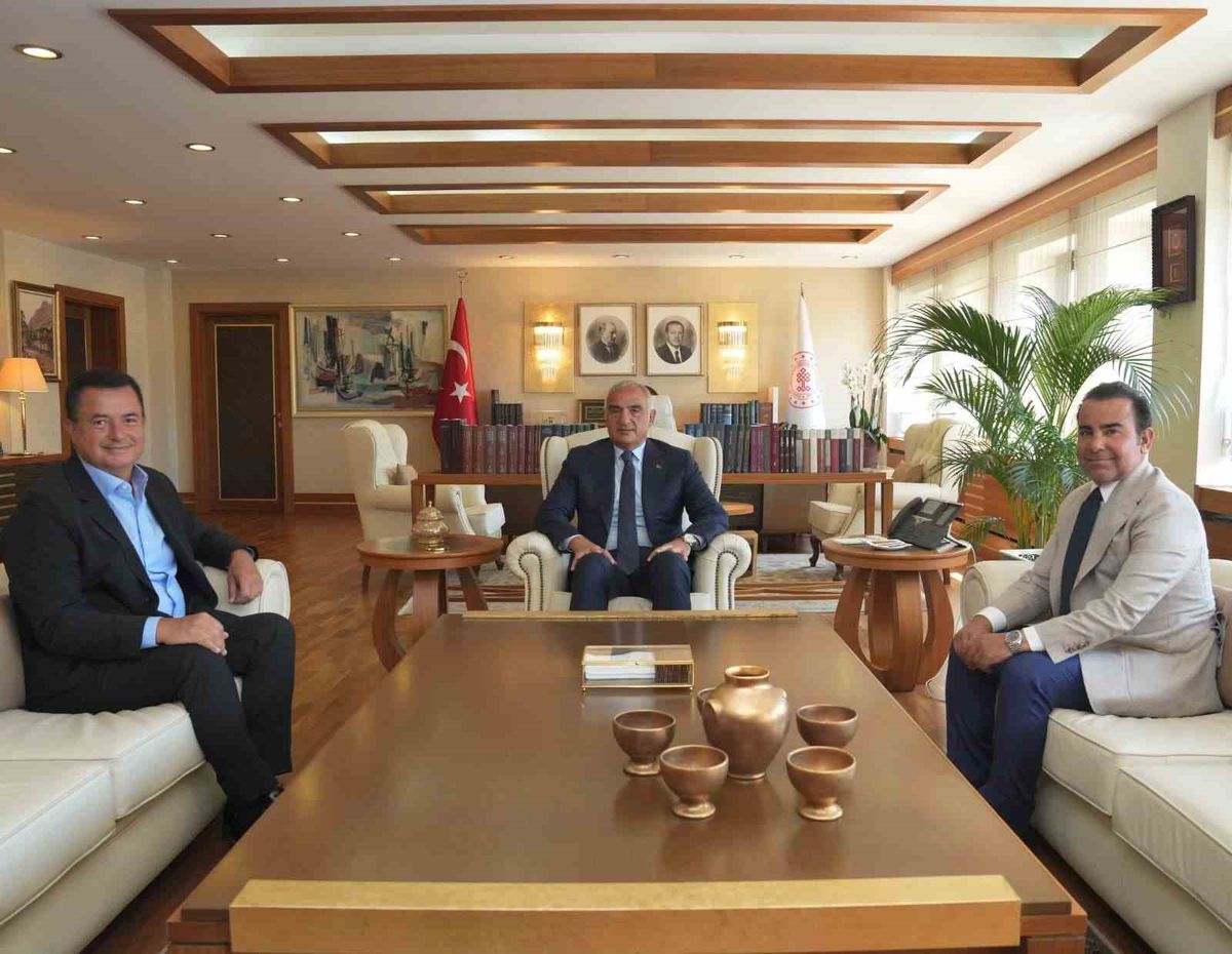 Bakan Ersoy, Acun Ilıcalı ile Türkiye'nin tanıtımı için bir araya geldi