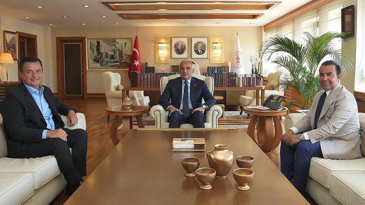 Kültür ve Turizm Bakanı Ersoy, Acun Ilıcalı'yı ağırladı