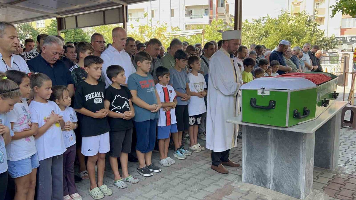 Çanakkale'de İlaçlama Faciası: 9 Yaşındaki Yusuf Talha Toprağa Verildi