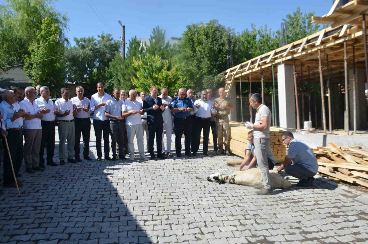 Muş'ta 200 Kişilik Camii ve Taziye Evi Temeli Atıldı