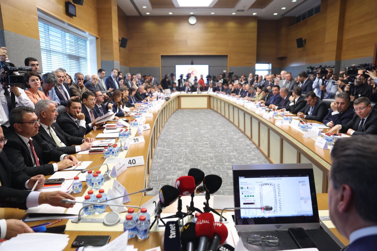 TBMM'de 'Terörsüz Türkiye' Kanun Teklifi Görüşüldü: Gül ve Yıldız'dan Tarihi Mutabakat Vurgusu